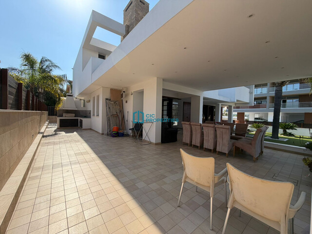 detachedHouse-6a6c65f47dcde.jpg