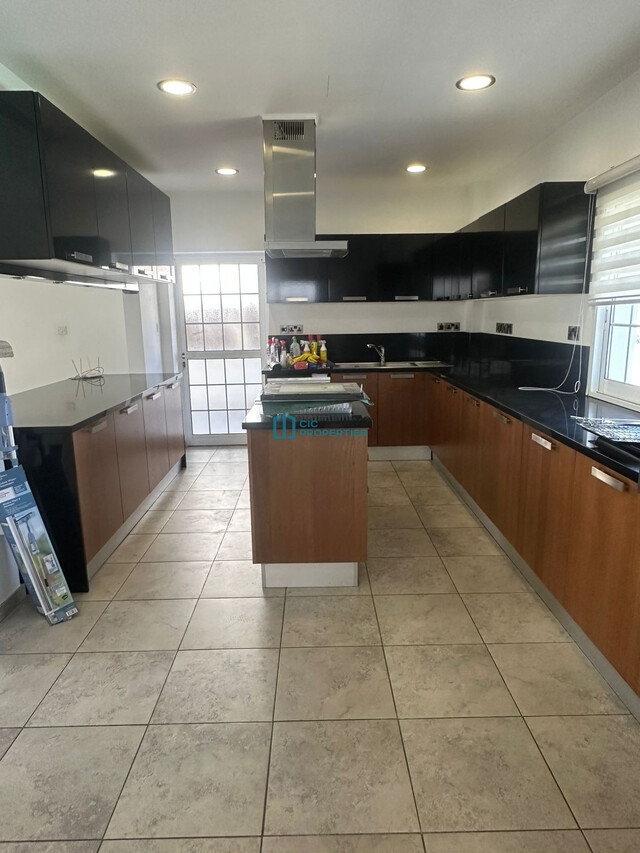 detachedHouse-6a228f732e91b.jpg