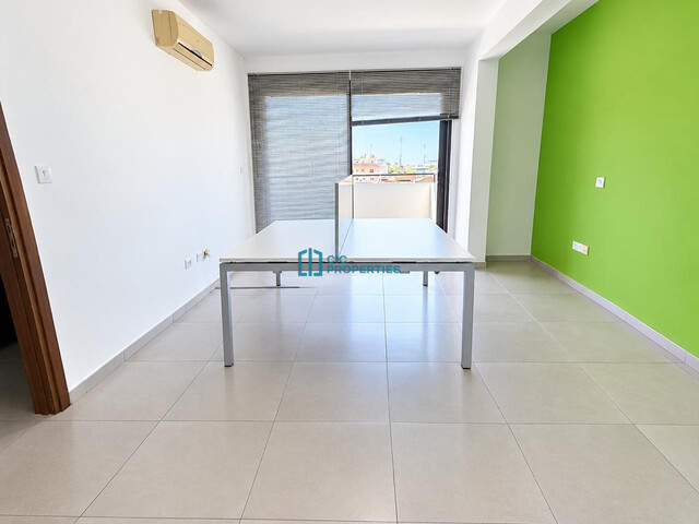 Spacious 180 m2 | Office in the heart of the Aradippou with Highway Access – photo 6