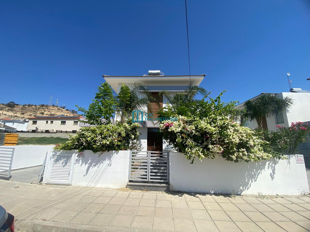Spacious Four Bedroom House with Private Pool – photo 8