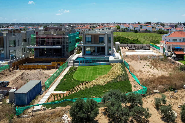 complexLiving-6a7055975d241.jpg