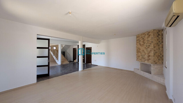 Four-Bedroom mansion in Livadia, Larnaca – photo 11