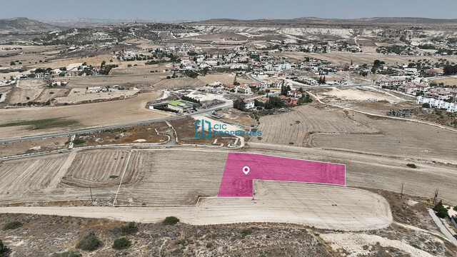 Share of Residential field in  Pyla, Larnaca – photo 3