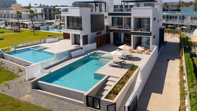 Brand New 4 Bedroom Seafront Villa in Ayia Napa with Luxury Private Swimming Pool & Roof Garden – photo 47