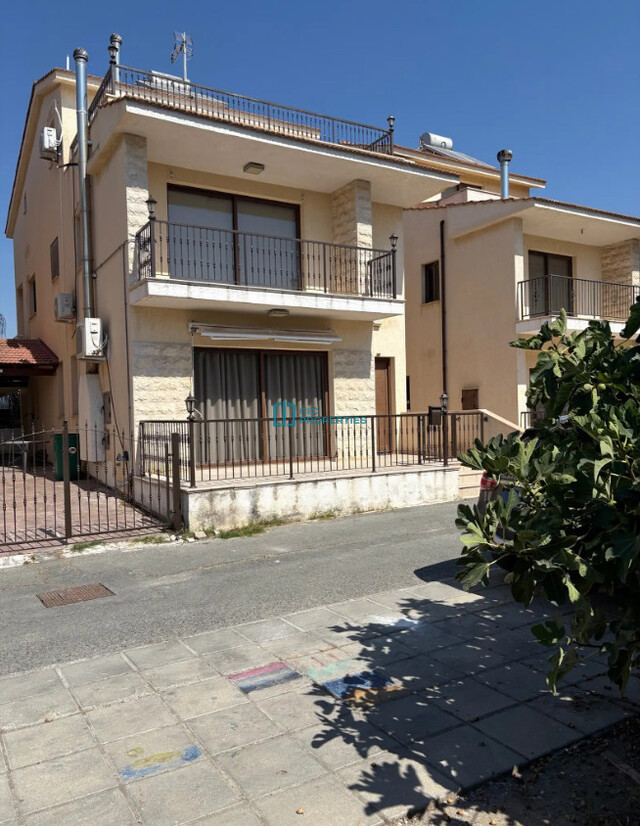 semiDetachedCottage-6a5f6620e46e8.jpg