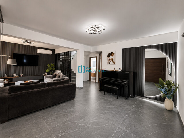 Recently Renovated - Three Bedroom + 1 Office  Detached House in Oroklini With Private Pool And Landscaping Garden Area – photo 4
