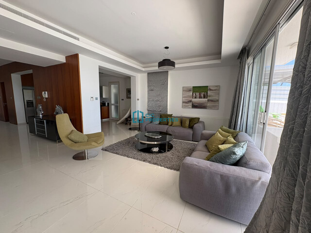 Sea Front Villa With Private Pool in Perivolia, Larnaca – photo 10