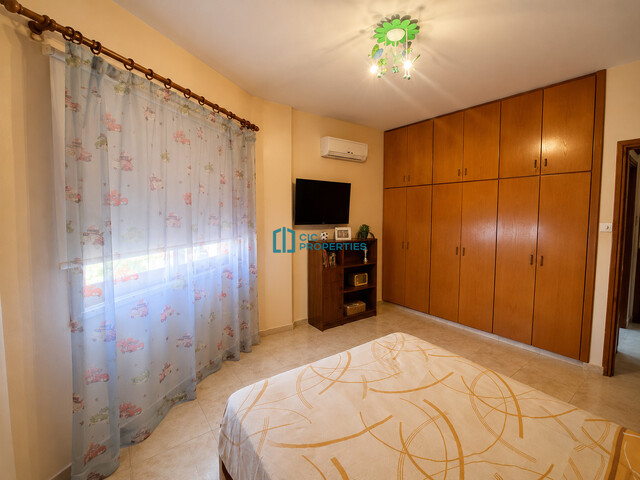 detachedHouse-6a59d7677d25e.jpg
