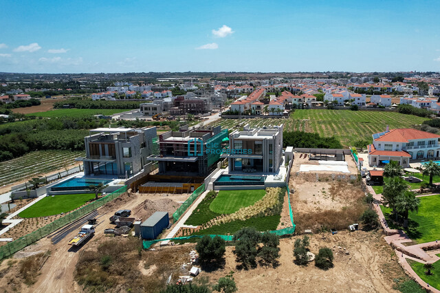 complexLiving-6a70559754f48.jpg