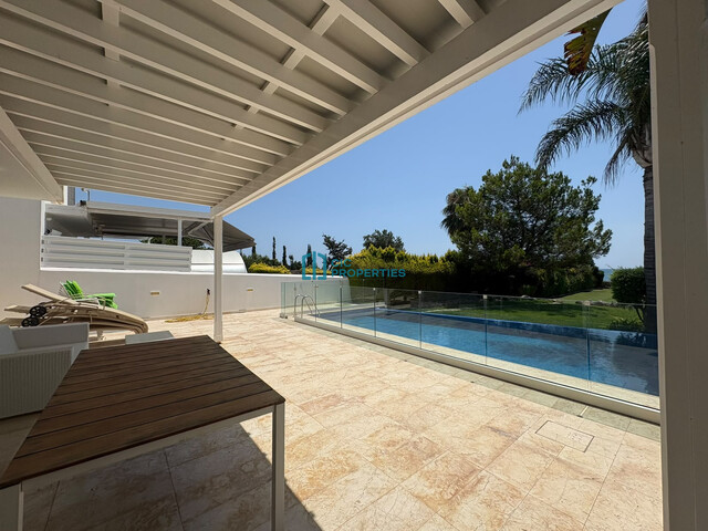 Sea Front Villa With Private Pool in Perivolia, Larnaca – photo 44