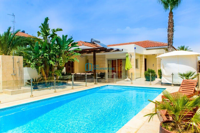 Second Line From The Beach - Fully Furnished Four Bedroom Villa with Private Pool on Dhekelia Road - Pyla Touristic Area – photo 1