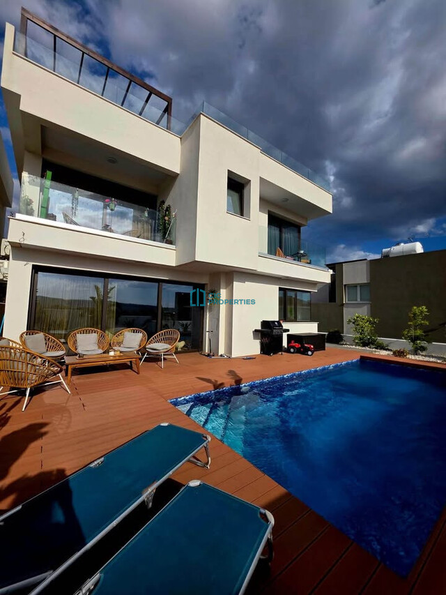 Modern Three Bedroom Villa with Private Pool & Roof Garden  in Pyla Area – photo 1
