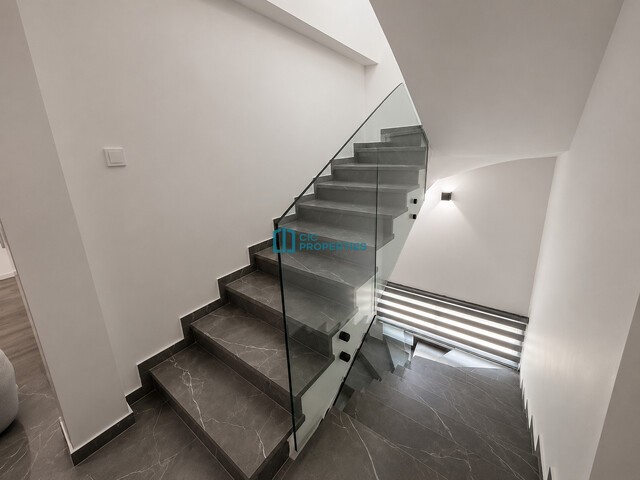 Recently Renovated - Three Bedroom + 1 Office  Detached House in Oroklini With Private Pool And Landscaping Garden Area – photo 14