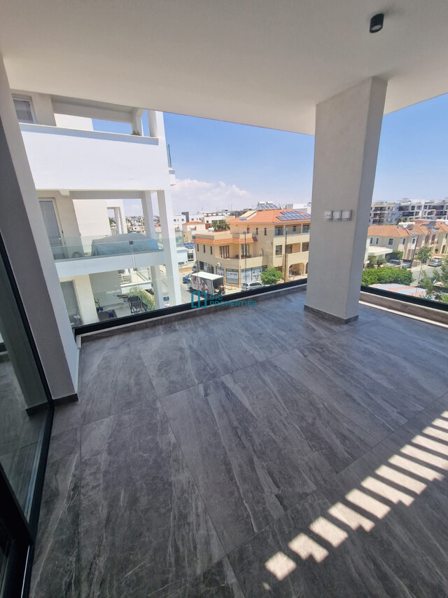 Modern Penthouse Apartment in Vibrant Kamares Area – photo 14