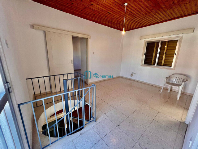 Spacious 3 Bedroom Duplex in Sotiros Area Near Main Amenities of Larnaca – photo 8