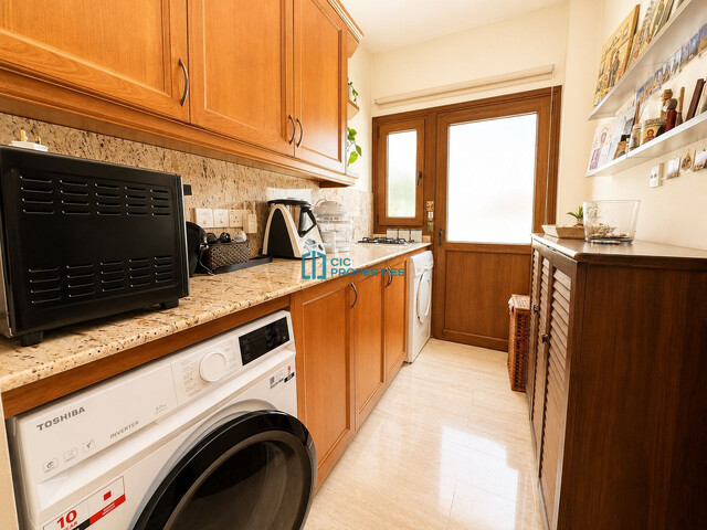 complexLiving-6a0d85f947ca1.jpg