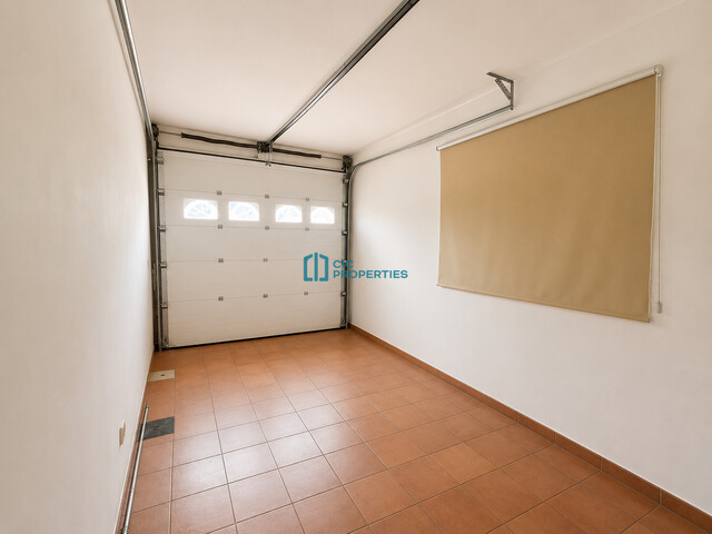 detachedHouse-6a1419217bf2b.jpg