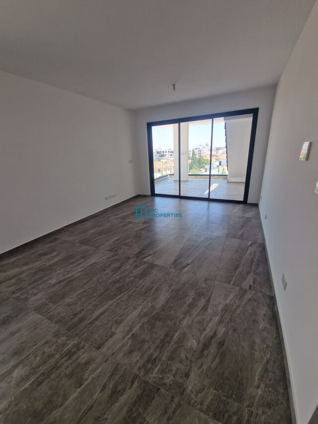 Modern Penthouse Apartment in Vibrant Kamares Area – photo 2
