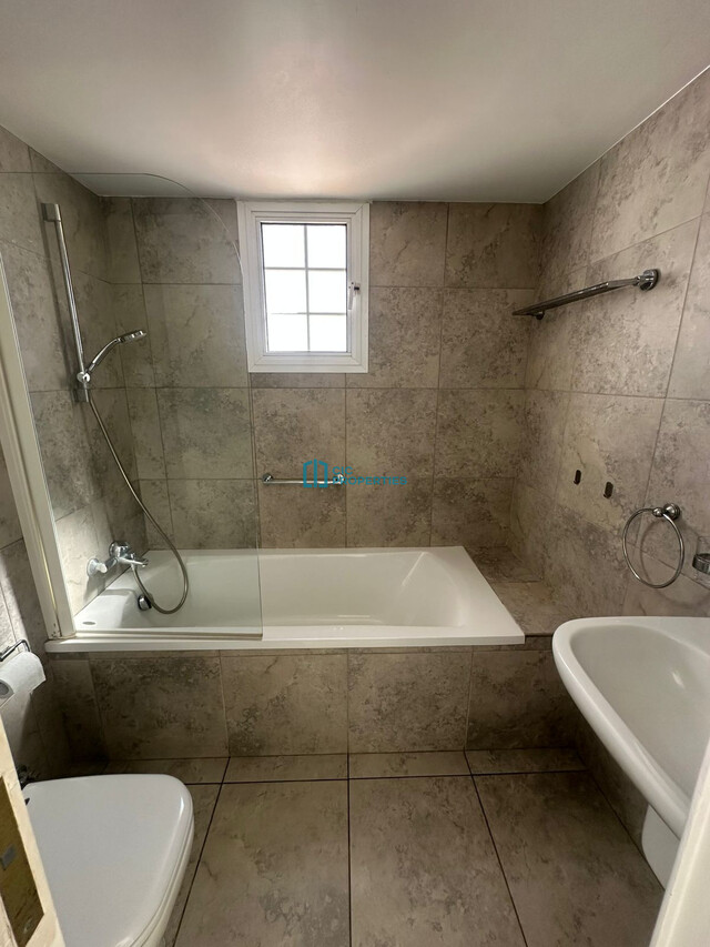 detachedHouse-6a228f7350497.jpg