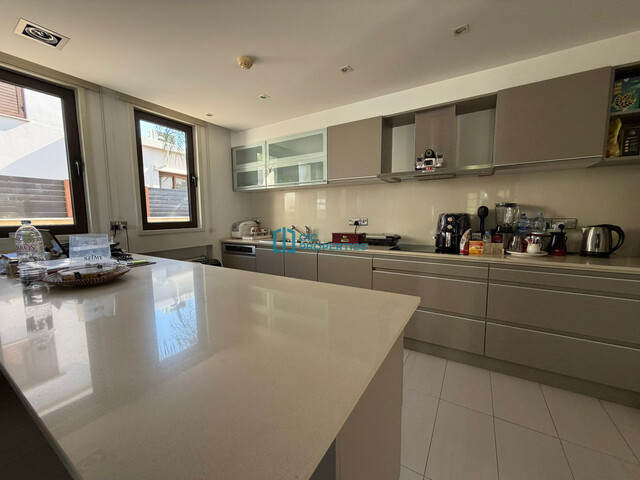 detachedHouse-6a6c65f44dcf8.jpg