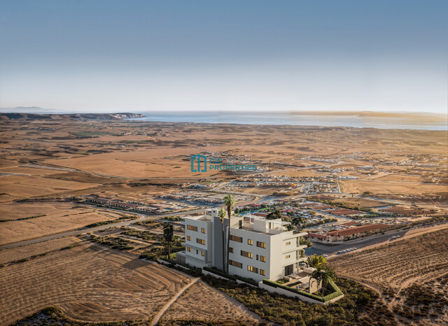 Duplex 2 Bedroom Apartment with Roof Garden & Communal Pool in Oroklini Area – photo 21