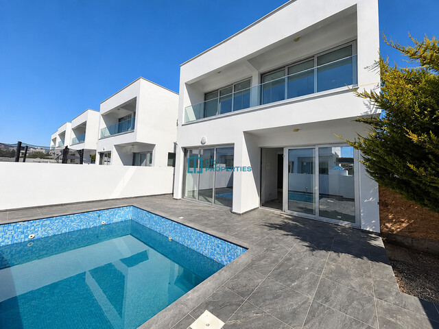 For Rent - Spacious 3 Bedroom House in Oroklini Area with Private Pool – photo 1