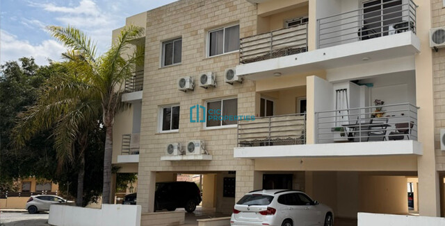 Bright 2 Bedroom Oroklini Apartment with Mountain Views – photo 1