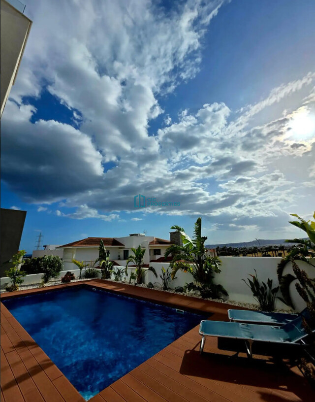 Modern Three Bedroom Villa with Private Pool & Roof Garden  in Pyla Area – photo 12