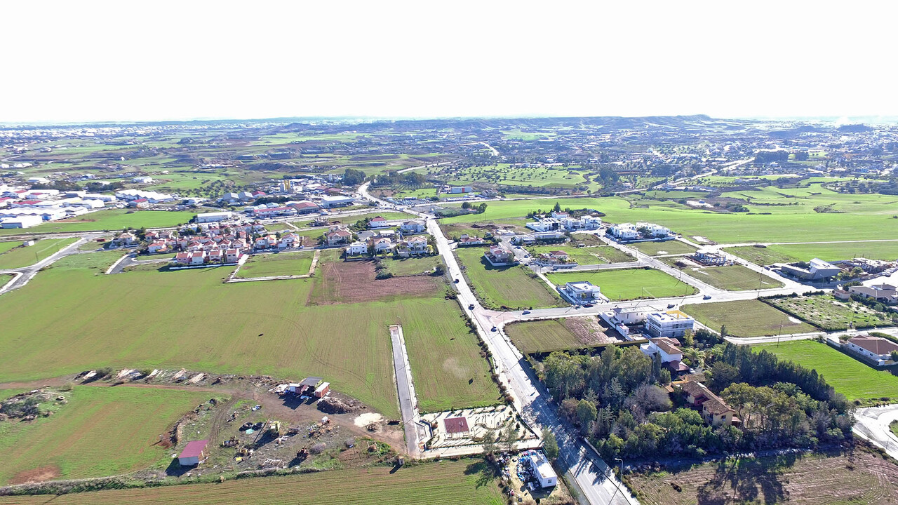 plot-lakat.jpg