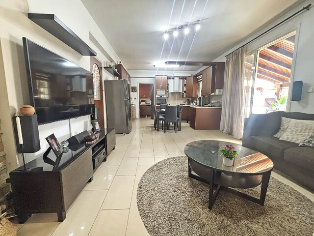 Charming Family Home – photo 2