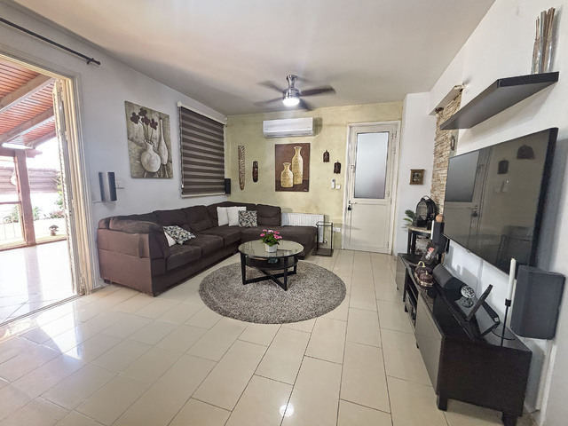 Charming Family Home – photo 7