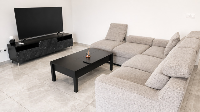 Modern 2-Bedroom Penthouse – photo 2