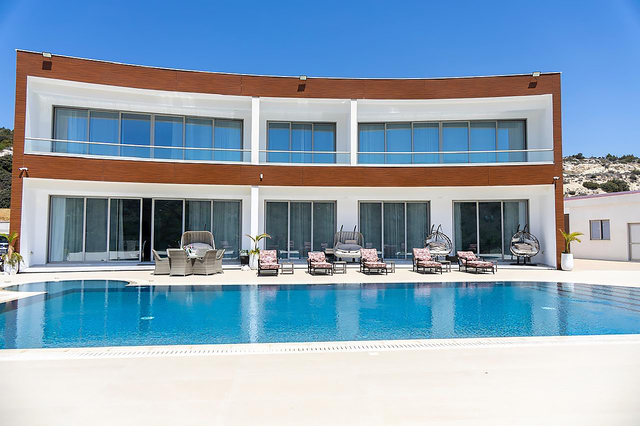 Private Resort Living – photo 1