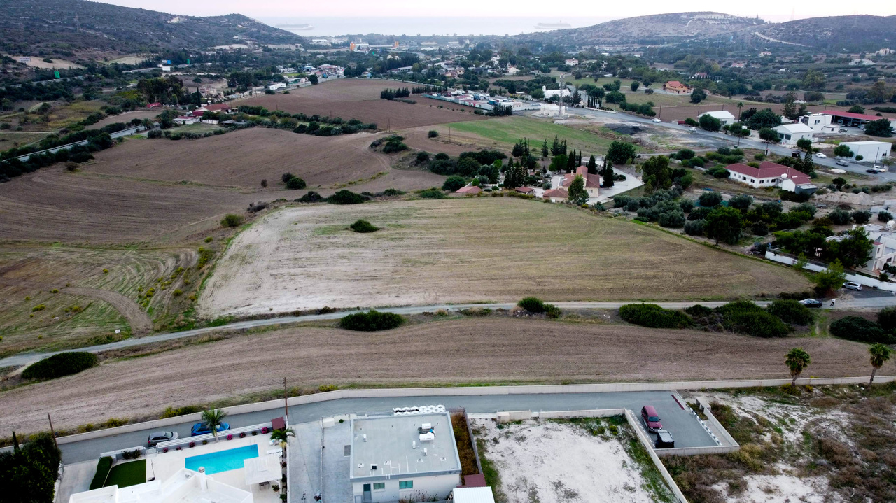 land-limassol-moni.jpeg