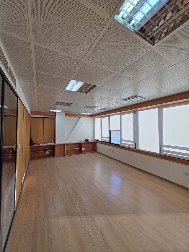 realEstateForBusiness-20250930-174245-copy.jpg