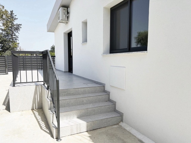 Modern Boutique Building in Key Location – photo 1