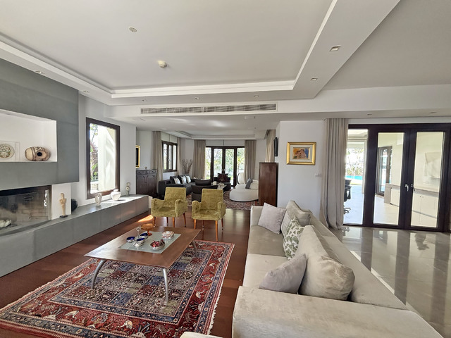 detachedHouse-img-7023-copy.jpg