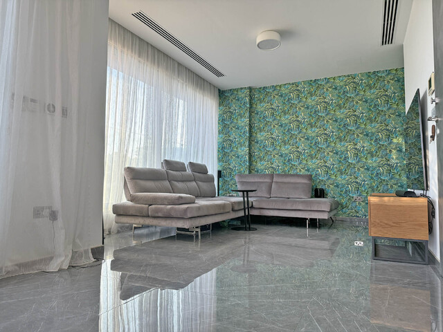 Skyline Views Luxury Penthouse – photo 4