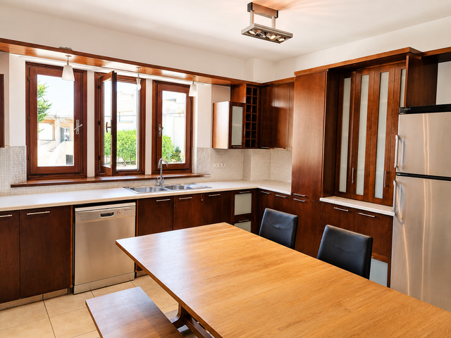 Spacious Family Home in Prestigious Engomi – photo 4