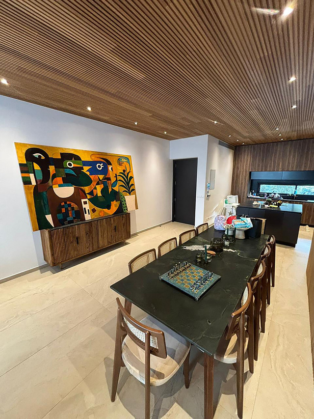 detachedHouse-photo-2026-02-03-23-12-59-3-copy.jpg