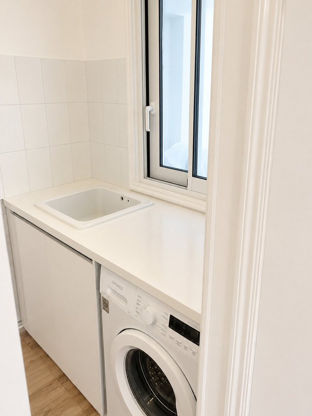 Fully Renovated Whole-Floor Apartment – photo 5