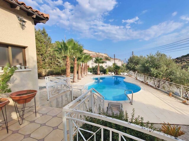 detachedHouse-house-villa-in-agios-tychonas-area-limassol-cyprus28-copy.jpeg
