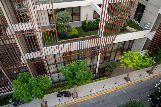 realEstateForBusiness-vm-kinnis-property-developers-limassol-02-copy.jpg