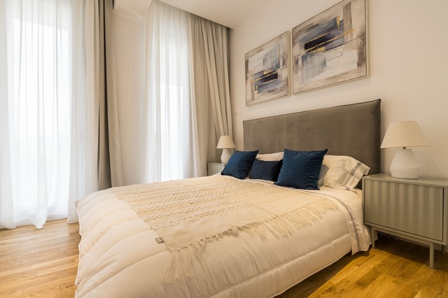 apartment-bedroom-2-2-large.jpg