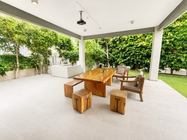 detachedHouse-chatgpt-image-jun-25-2026-12-19-03-pm-large.jpg