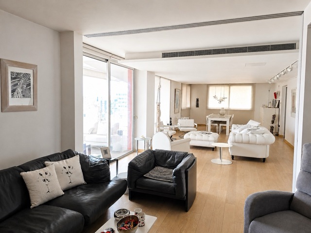 One of a Kind Urban Retreat – photo 3