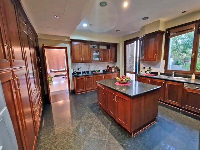 detachedHouse-4b69825ee517d9b6c1c4bd2fdf476c0d-copy.jpeg