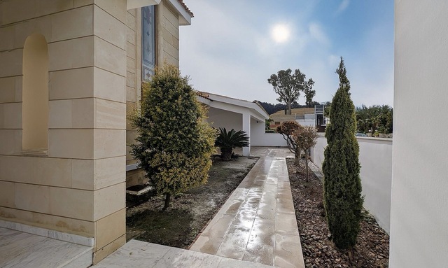 detachedHouse-screenshot-2026-01-29-at-113855-am-large.jpg
