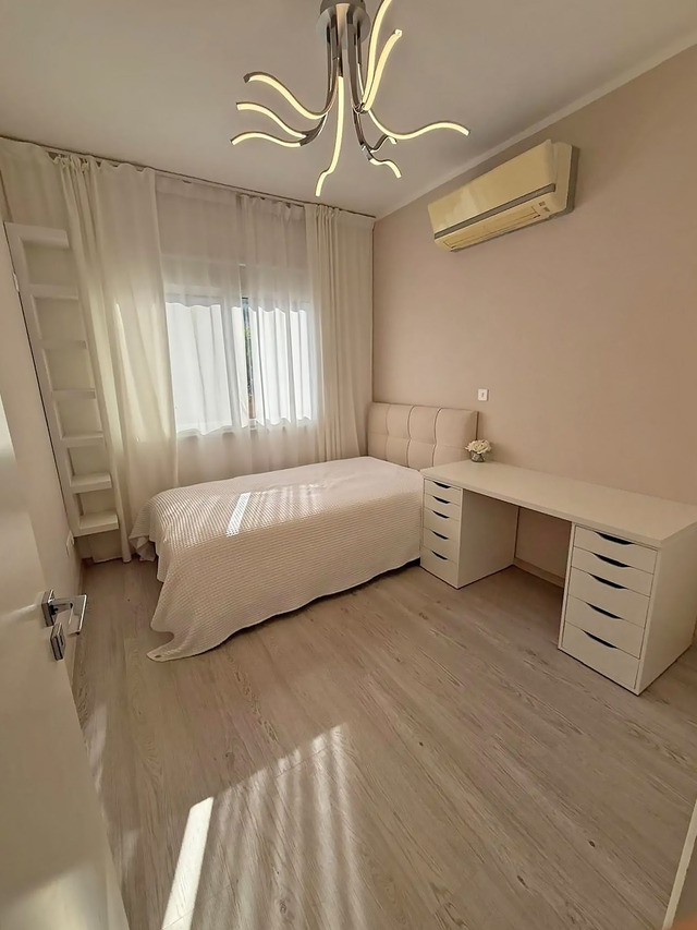 apartment-f8e968704083425b06296cf271d5148e-copy.jpg