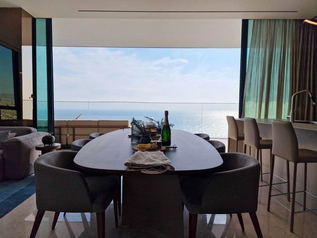 Exceptional Seafront  Apartment – photo 5
